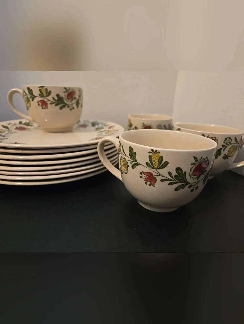 Johnson Brothers Gretchen 7 Tea/Coffee Cups & Salad/Dessert Plates